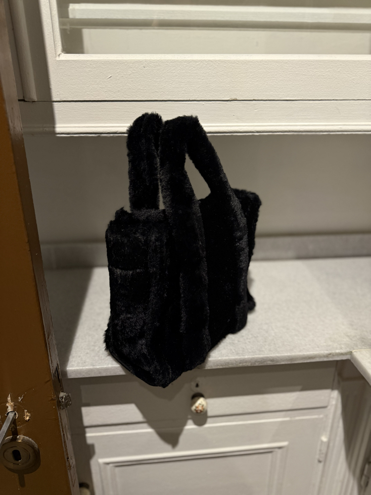Soft Luxe Peluş- Siyah Tote Çanta
