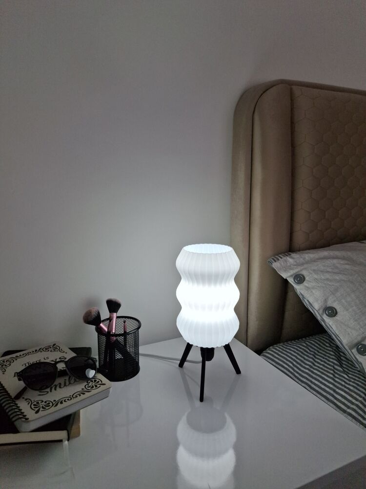 Özel Tasarım 3D Baskı Masa Lambası
