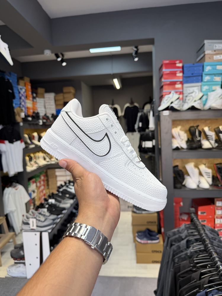 Nike Air Force One Dokulu Beyaz Siyah 