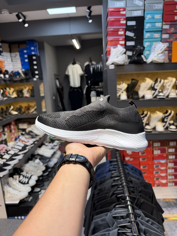 Skechers Triko Siyah Beyaz
