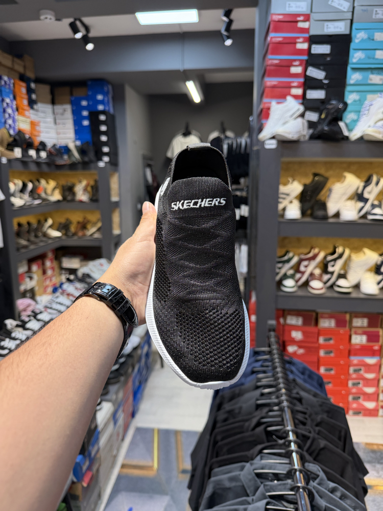 Skechers Triko Siyah Beyaz