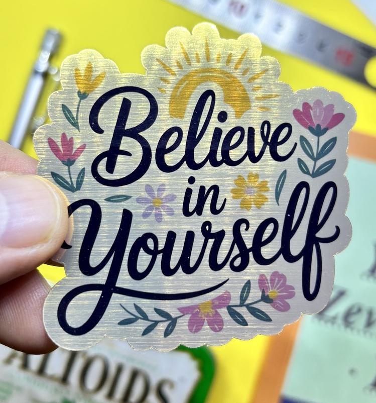 ✨ Believe in Yourself – Altın Metalik Sticker (8’li Paket / 6,5x6,6 cm) ✨