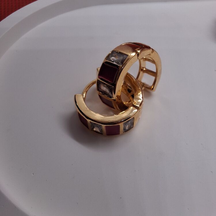 Bordo Renk Detaylı Halka Küpe 