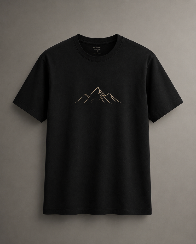 Lumora Oversize Unisex Baskılı Tişört - Summit Minimal Dağ Tasarımı - Siyah