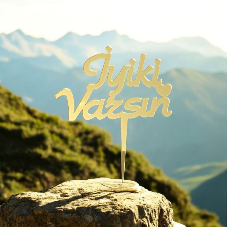  Doğum Günü Pasta Süsü - İyi ki Varsın