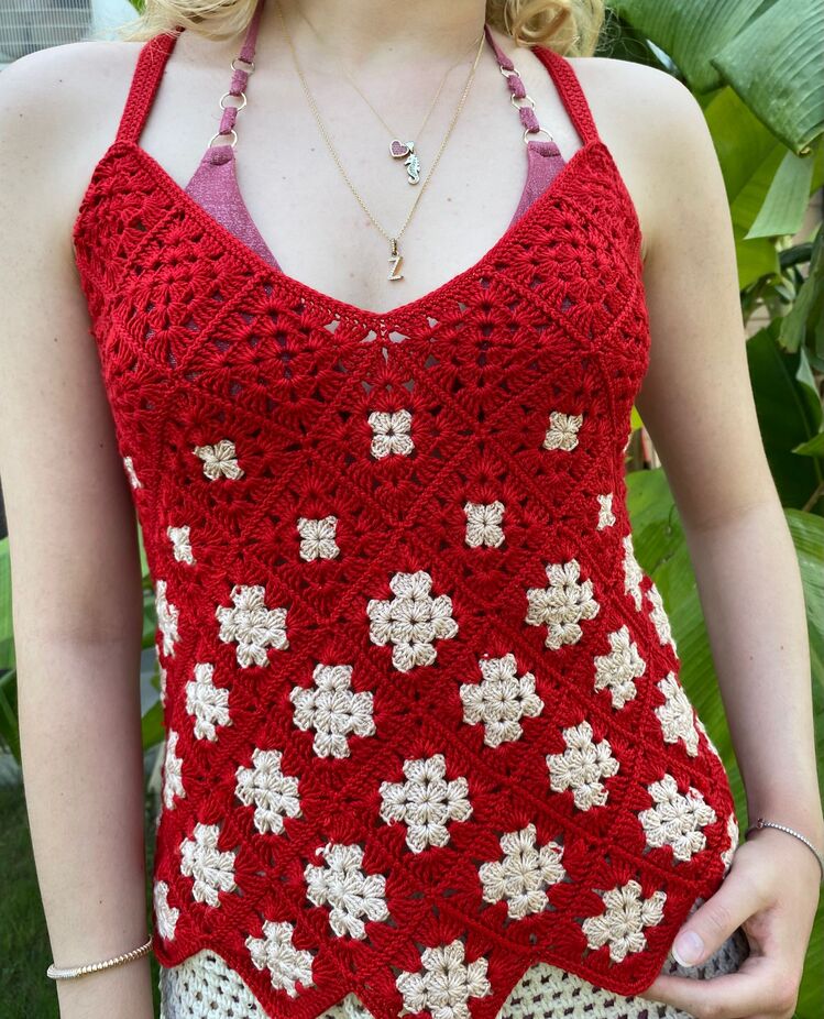 Çiçek Motifli Kırmızı Crochet Bluz