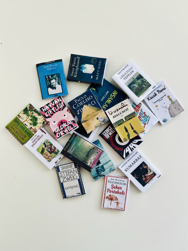 15 adet minyatür kitap (kişiye özel hazırlanır)