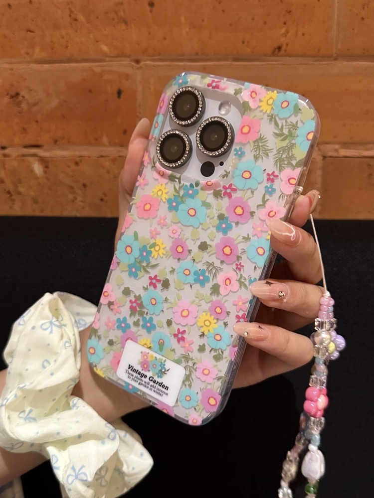 Çiçek Desenli Charmlı İphone Kılıfı İp 13/14