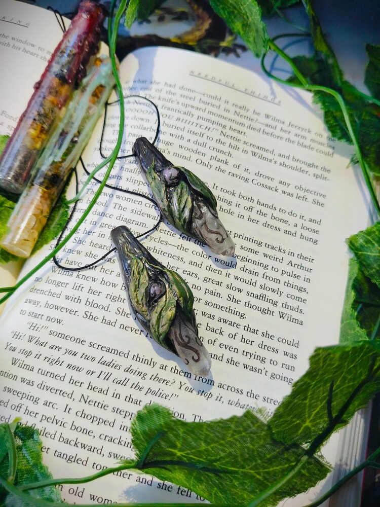 Leafbound Light