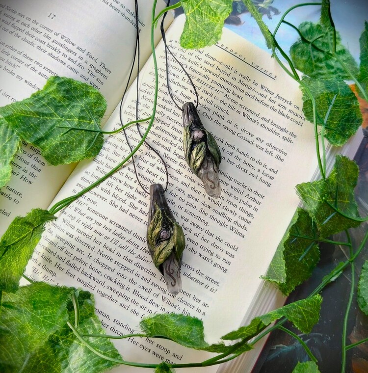 Leafbound Light