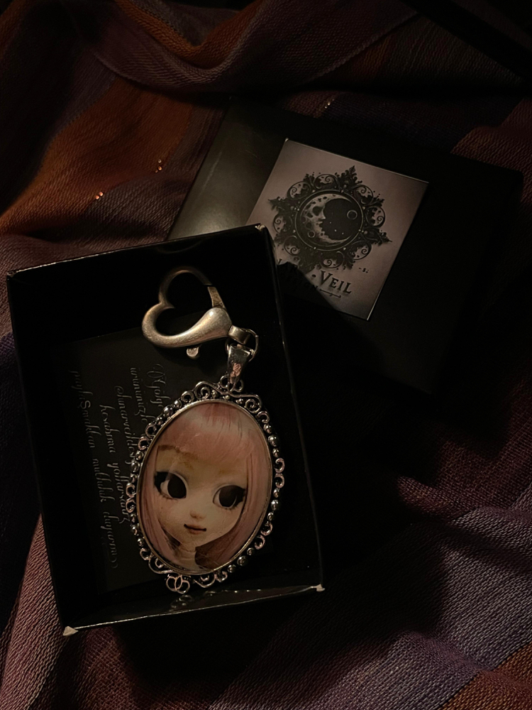 doll kalp charm