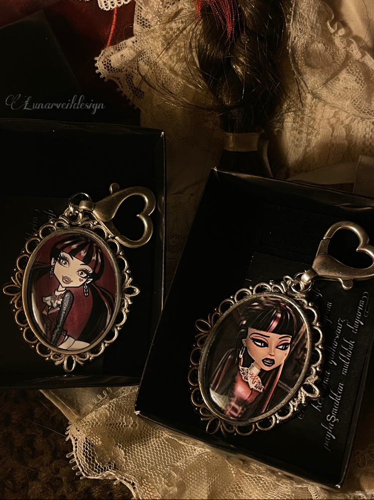 draculaura kalp anahtarlıklar