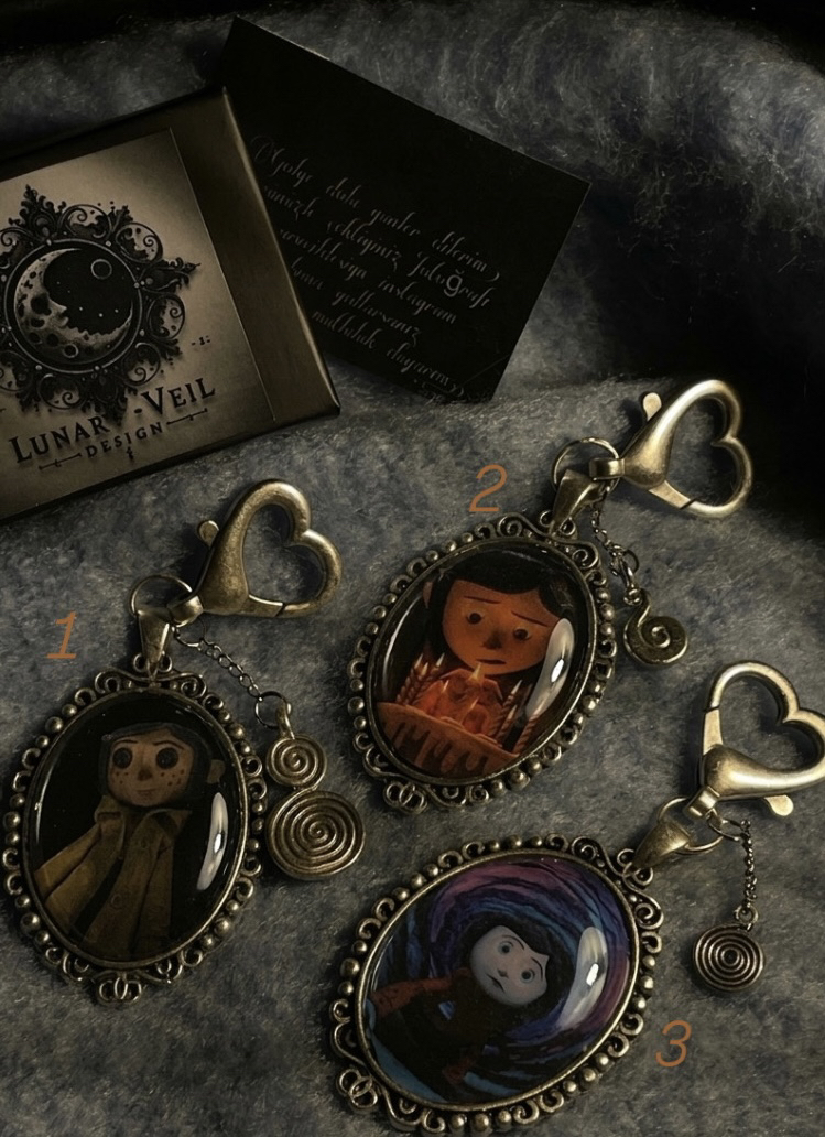 coraline kalp spiral charm