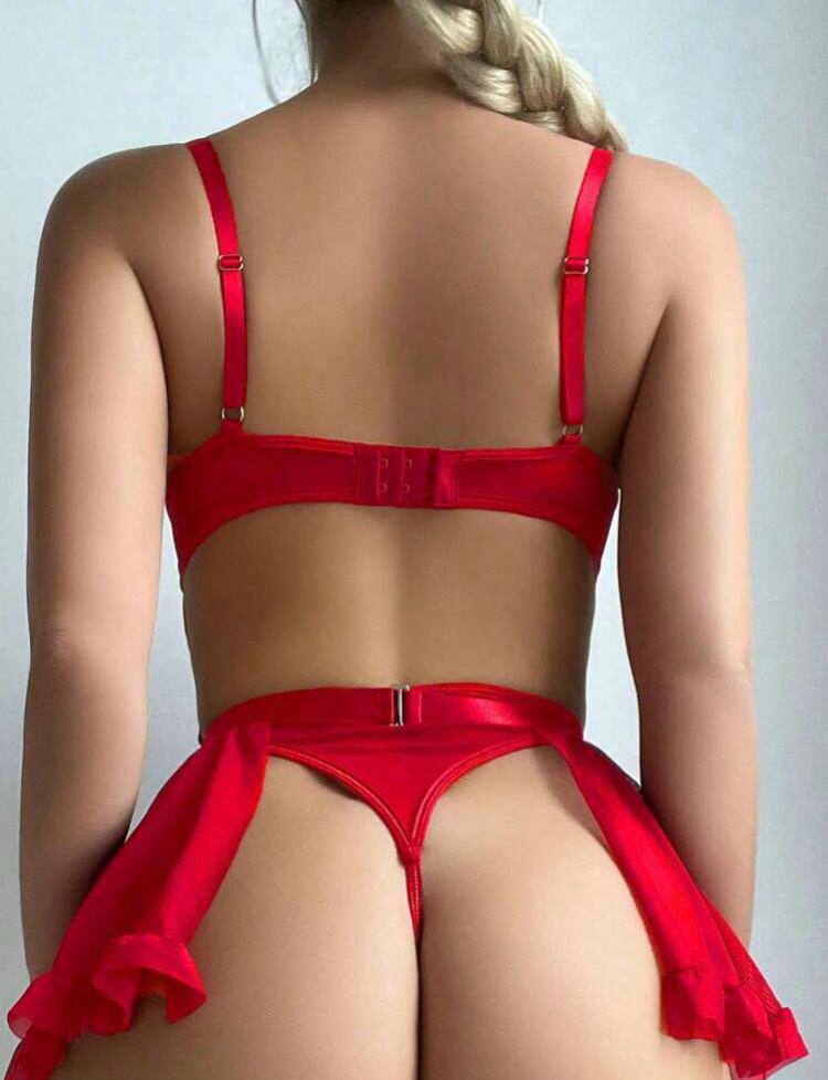 Scarlet Seduction Etekli Jartiyer Takım
