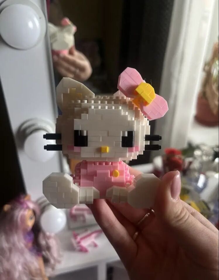 Hello Kitty LEGO