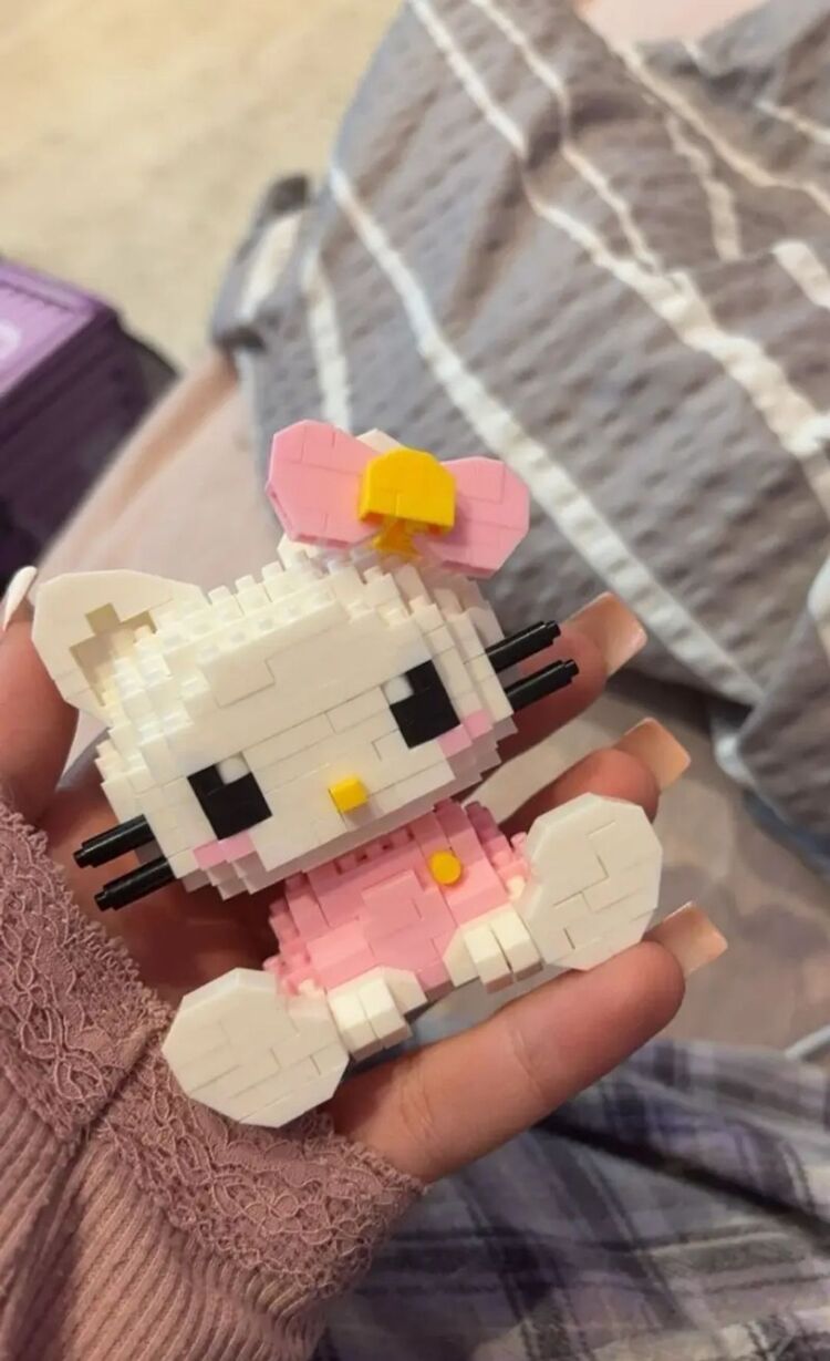 Hello Kitty LEGO
