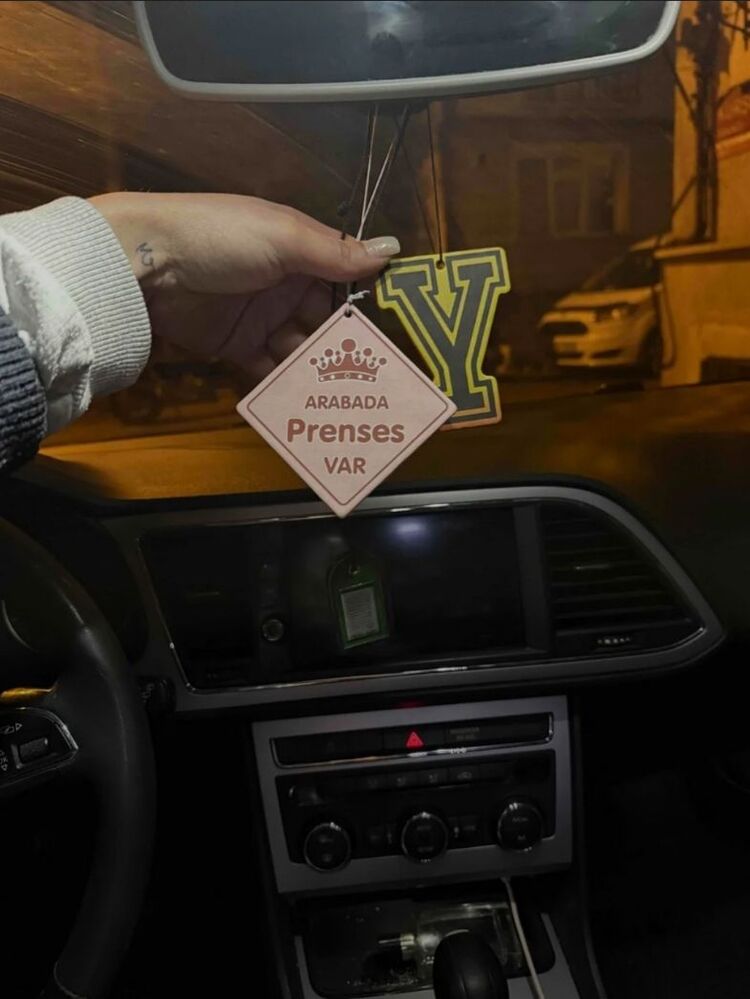  Arabada Prenses Var Tasarımlı Sevimli Araç Kokusu ve Aksesuarı