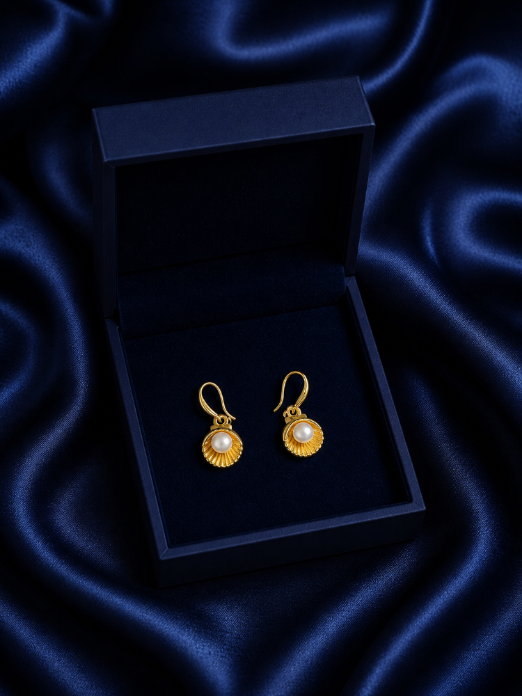 Gold Detaylı İstiridye İnci Küpe 