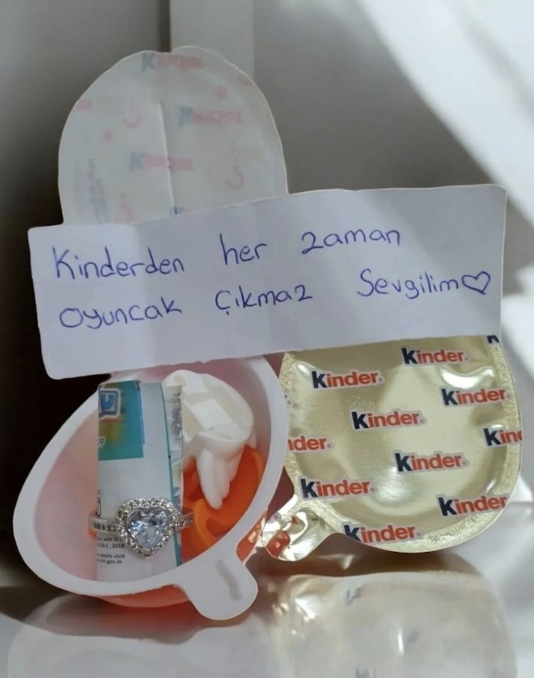 Kinder Joy İçinden Çıkan Kalpli Ciddi İlişki Yüzüğü  