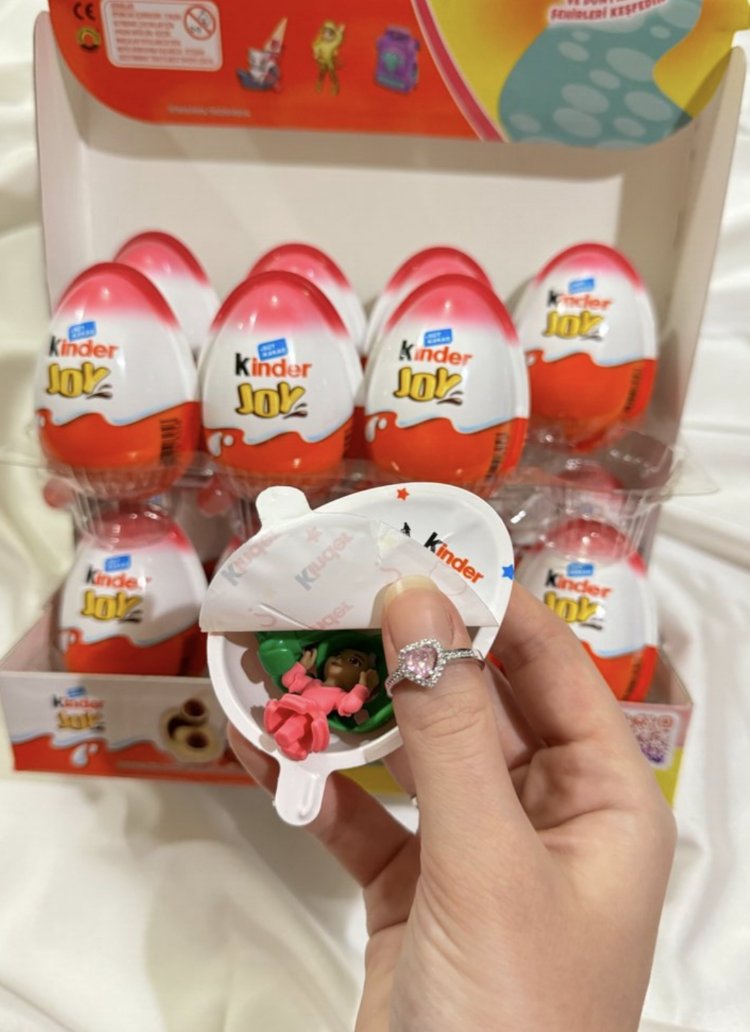 İçersinden Kalp Yüzük Çıkan Tekli Kinder Yumurta 