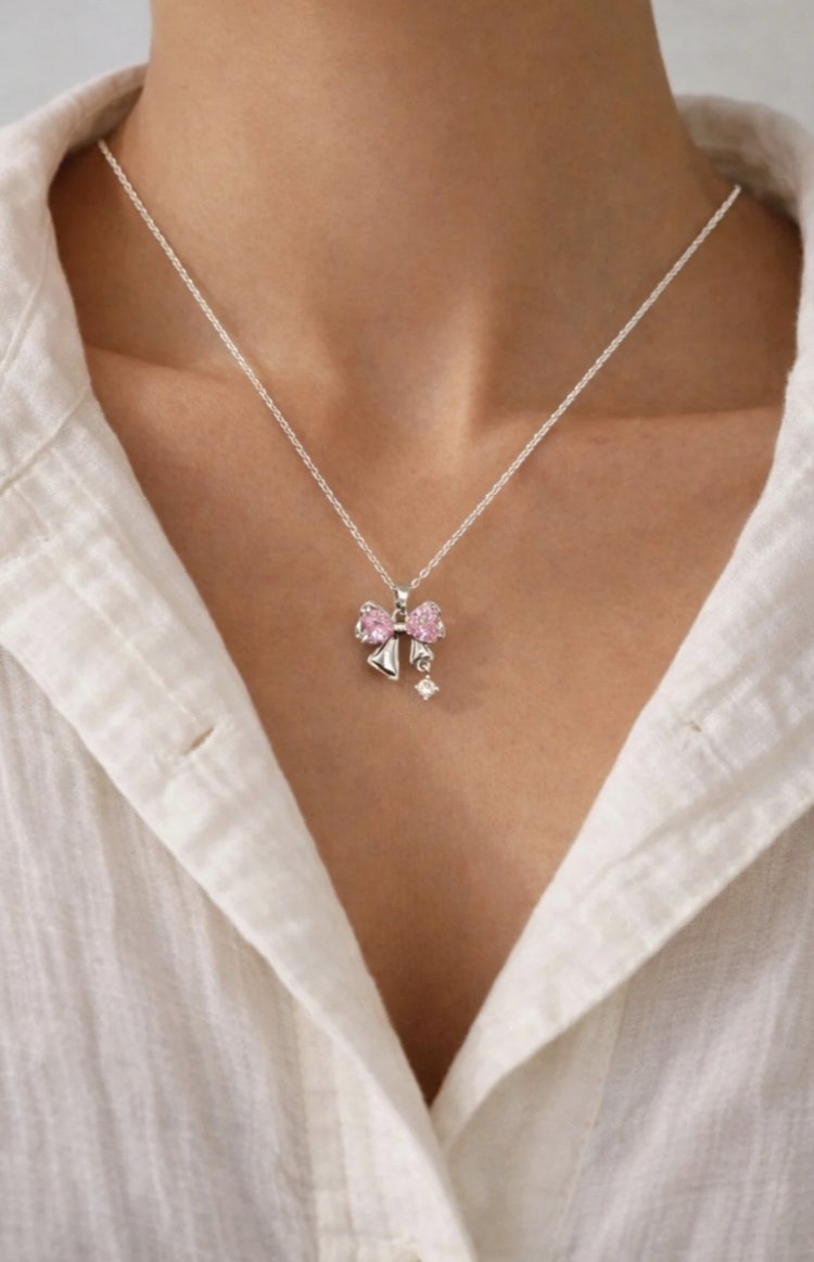 Fiyonk Kolye Pembe Kalp Taşlı Zirkon Detaylı Şık Minimal Hediye