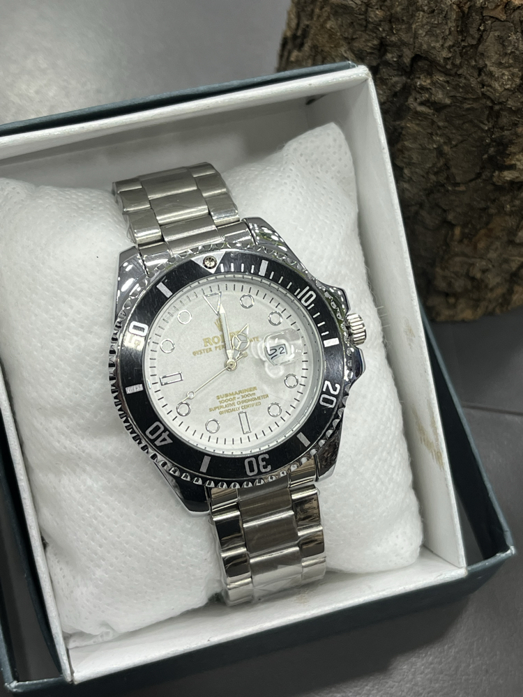 Steel Essence – Fırçalanmış Gümüş Çelik Modern Erkek Saati