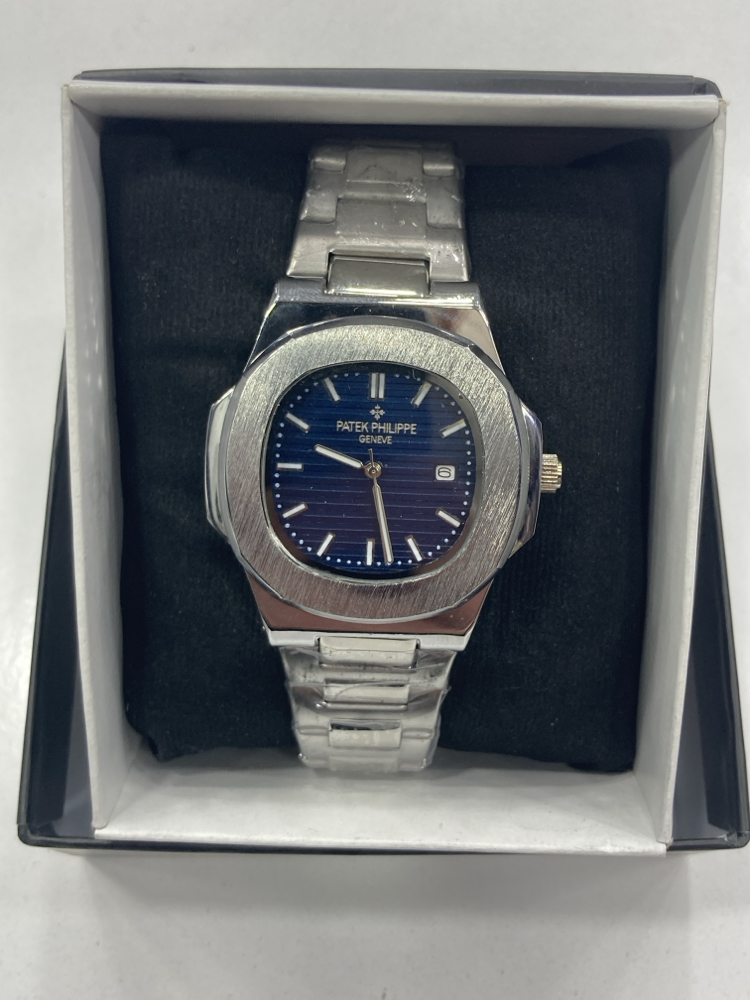 Patek Philippe Nautilus Stil - Lacivert Kadran