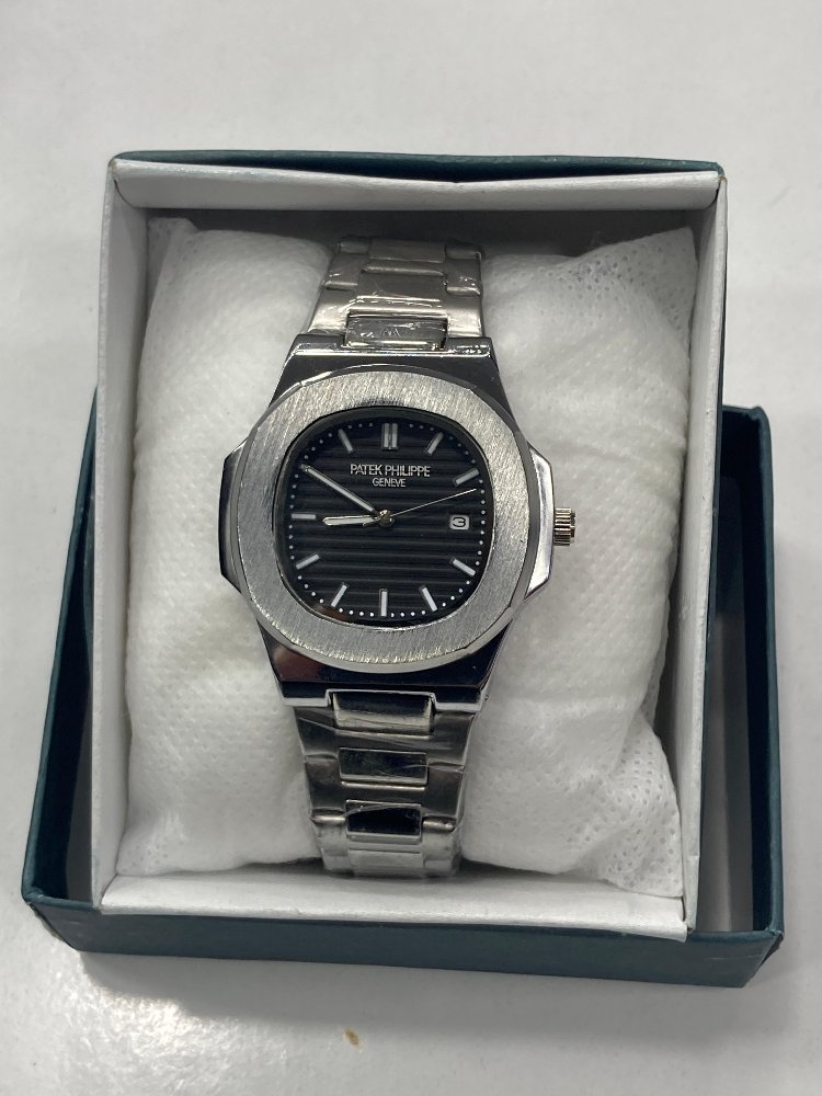 Patek Philippe Nautilus Steel Black Dial – Full Set Premium Kutu