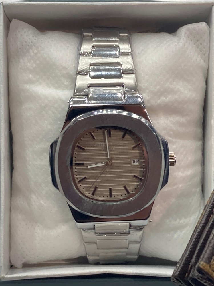 Patek Philippe Nautilus – Champagne Dial & Full Çelik Özel Seri