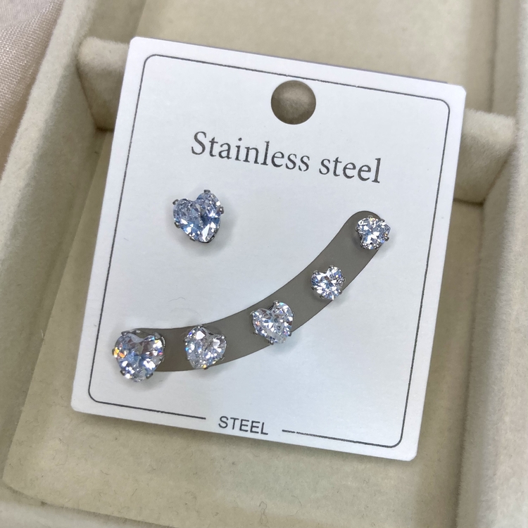 Çelik Silver Kalpli Taşlı Küpe Seti