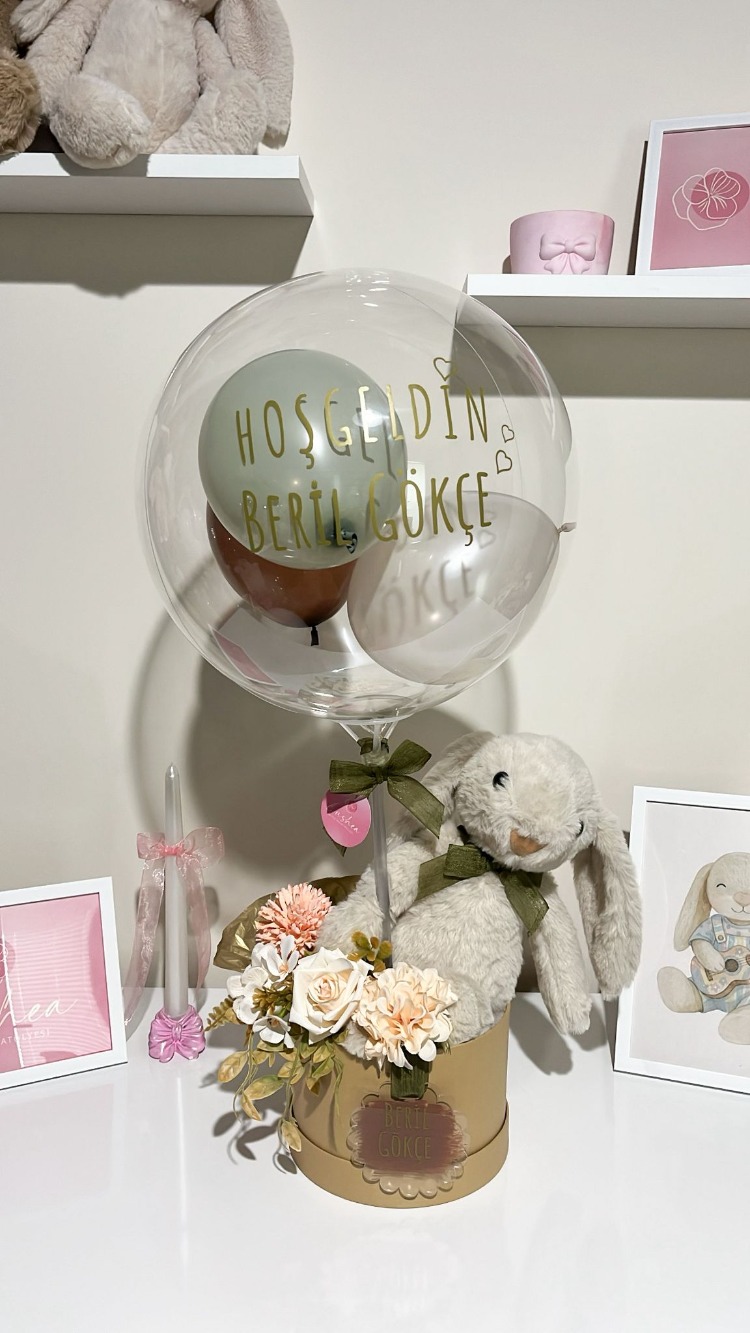 Kişiselleştirilmiş Açık Kahverengi Tavşan ve Çiçek Kutusu Balon Konsept