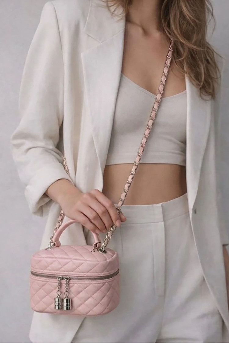Pembe Kadın Mini Kutu Çanta Kapitone Desenli Zincirli El ve Omuz Çantası