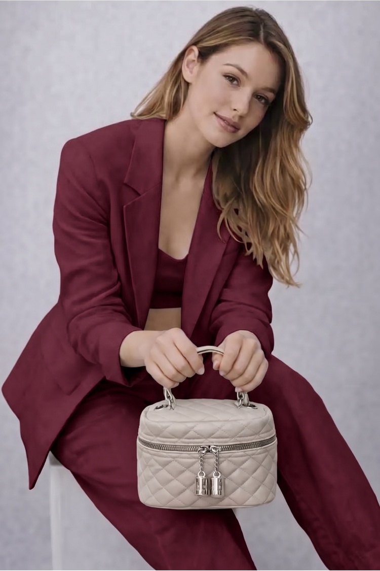 Krem Kadın Mini Kutu Çanta Kapitone Desenli Zincirli El ve Omuz Çantası