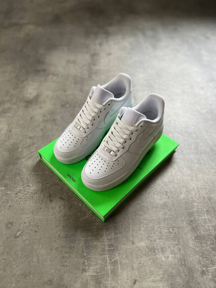 Air Force 1 Triple White “Classic”