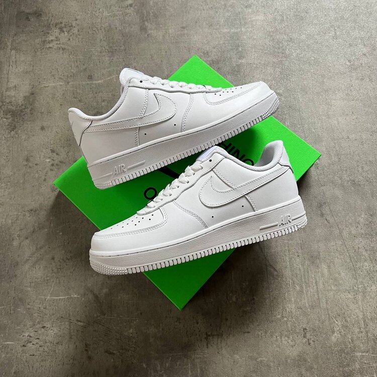 Air Force 1 Triple White “Classic”