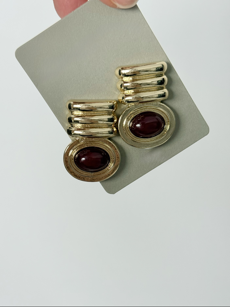 Bordo Mineli Asimetrik Küpe Gold