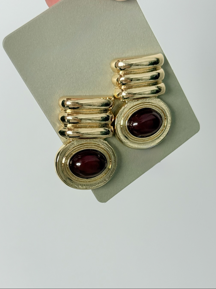 Bordo Mineli Asimetrik Küpe Gold