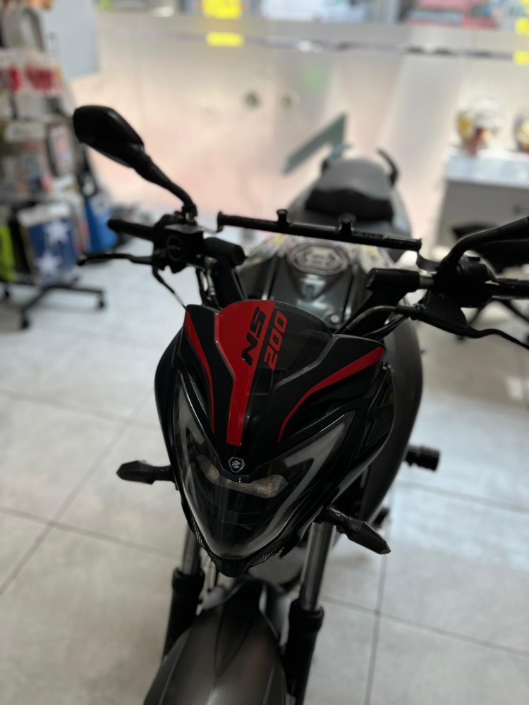 PULSAR NS200 KAFA STİCKER KIRMIZI (ORACAL)