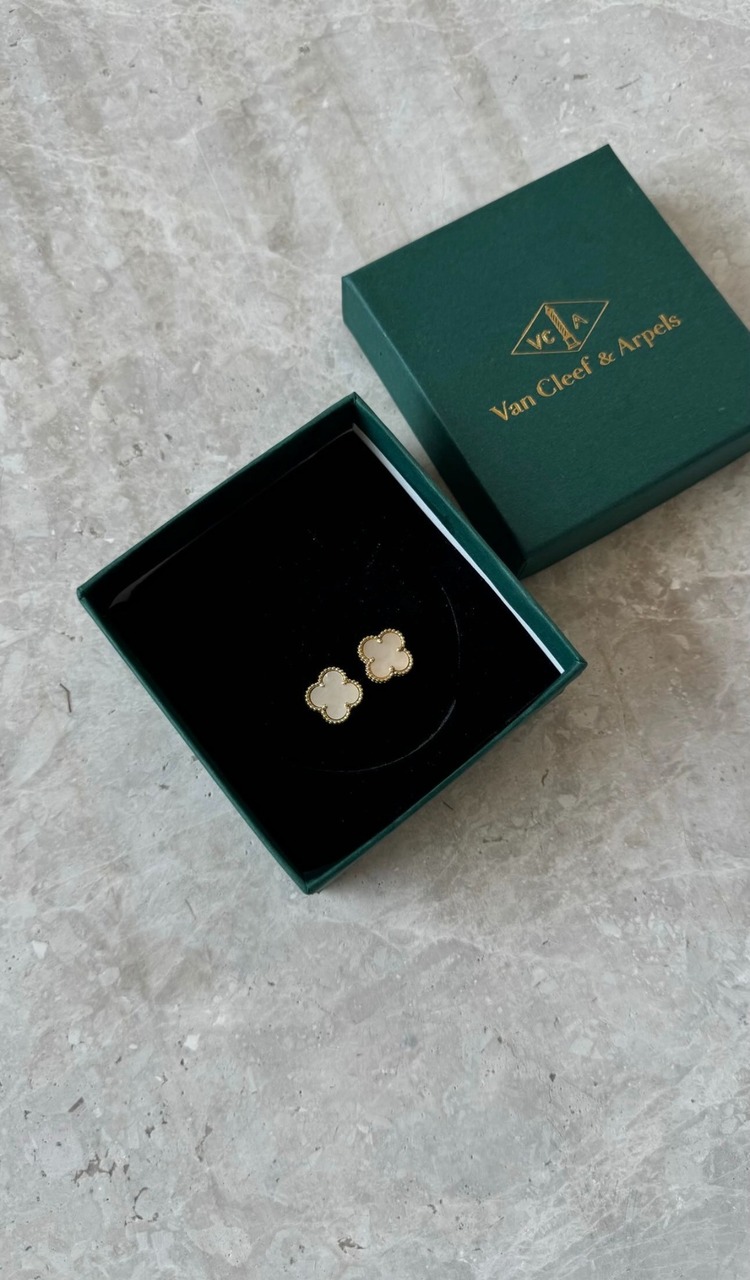 van cleef küpe white 