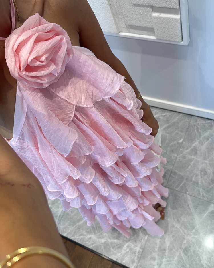 GÜL DETAYLI KAT KAT PEMBE ELBİSE 