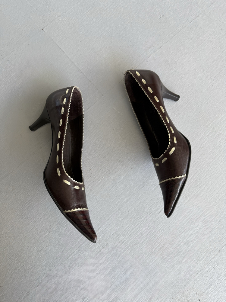 Moka Pointed-Toe Vintage Pumps 