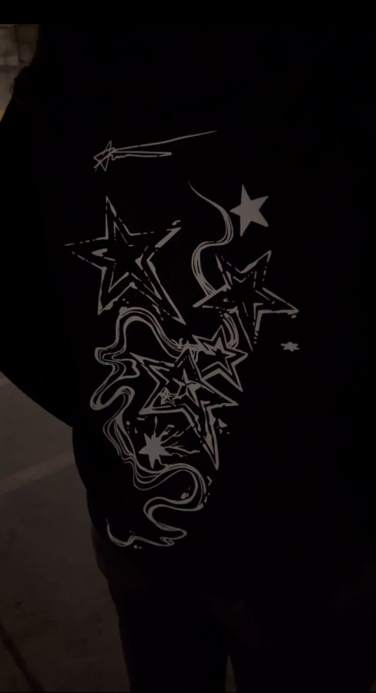 MAHZEN Star hoodie.