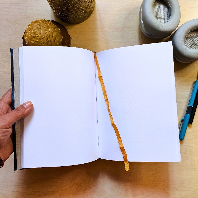 Mavi Çiçekli - Ciltli A5 Defter