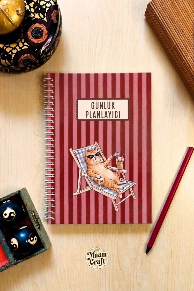 Vacation Cat Günlük Planlayıcılı Not Defteri - Modern Tasarım, Sert Kapaklı