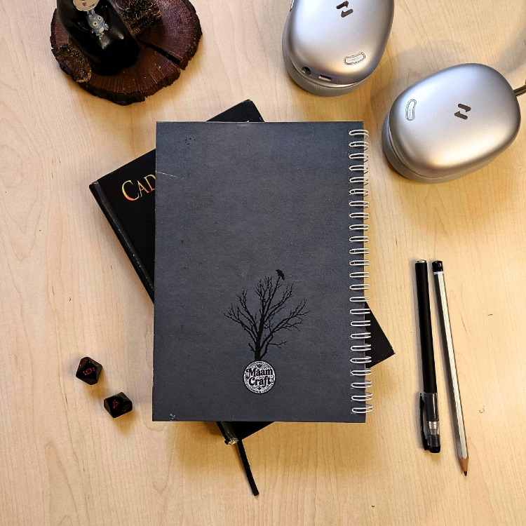 The Raven Aylık Planlayıcılı Not Defteri - Modern Tasarım, Sert Kapaklı