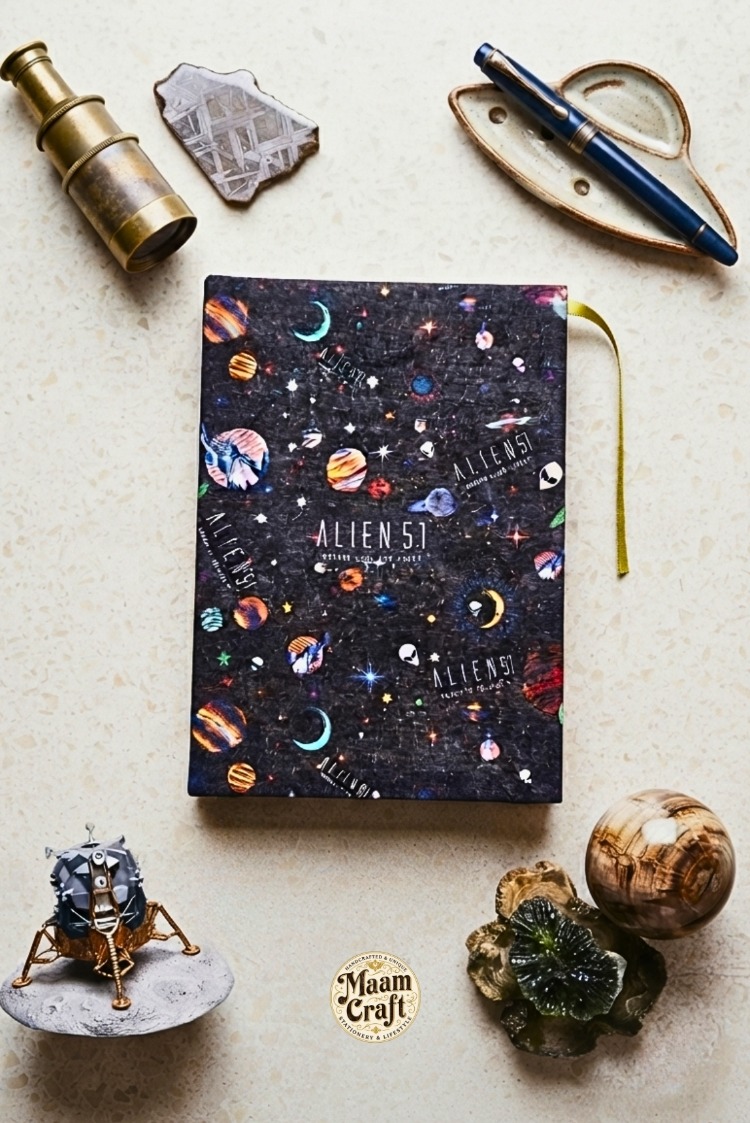 Alien (UFO) İstilası - Keten Kumaş Ciltli El Yapımı Defter