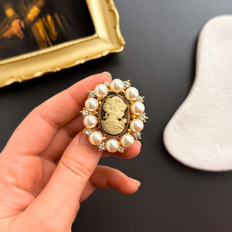 ‘CAMEO’ Vintage İnci Broş