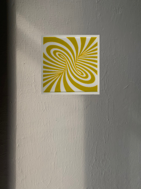 Modern Geometrik Kırmızı Beyaz Spiral Desenli Duvar Süsü - Dekoratif Tablo 19cm x 19cm