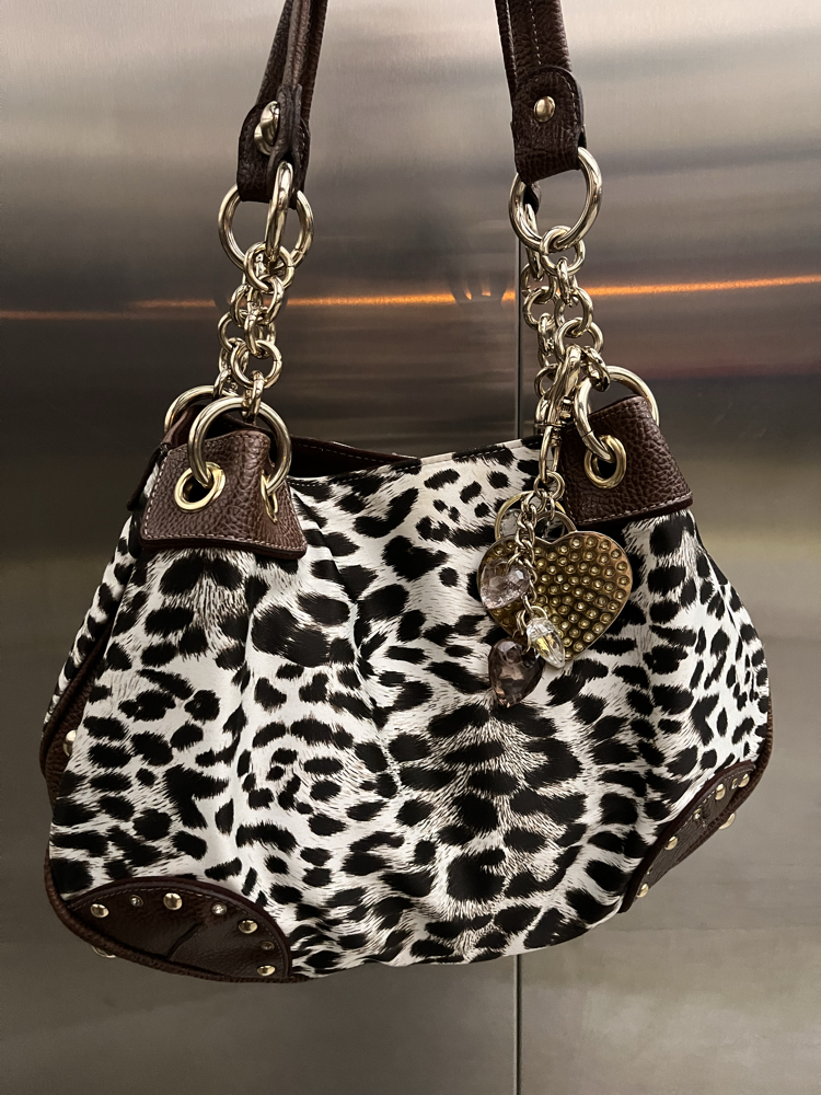 Kathy Van Zeeland / Purse Charm / Keychain / Fleur de Lys