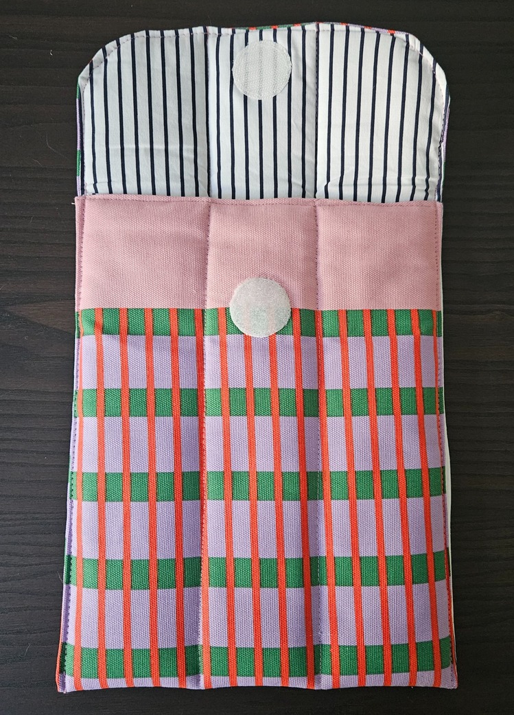 Çizgili Puffer Tablet & Kitap Çantası
